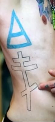 foto af en triadetatovering dateret 27-08-2017 №054 - triadetatovering -