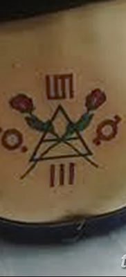 foto af en triadetatovering dateret 27-08-2017 №055 - triadetatovering -