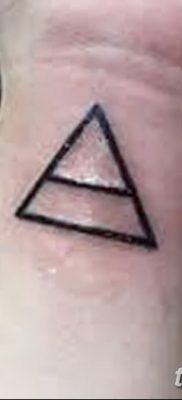 foto af en triadetatovering dateret 27-08-2017 №058 - triadetatovering -