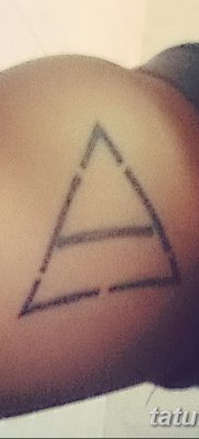 foto af en triadetatovering dateret 27-08-2017 №059 - triadetatovering -