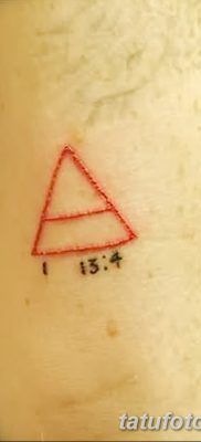 foto af en triadetatovering dateret 27/08/2017 №063 - triadetatovering -
