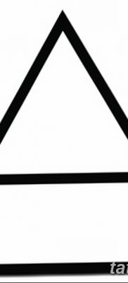 foto af en triadetatovering dateret 27/08/2017 №069 - triadetatovering -