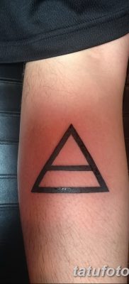 foto af en triadetatovering dateret 27-08-2017 №010 - triadetatovering -