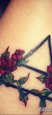 foto af en triadetatovering dateret 27/08/2017 №014 - triadetatovering -