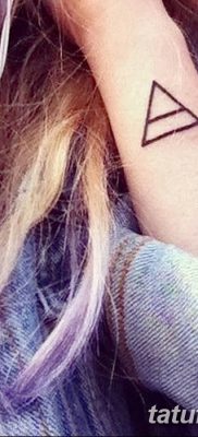 foto af en triadetatovering dateret 27/08/2017 №026 - triadetatovering -