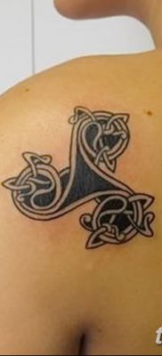 fotó tetoválás Trikvetra kelt 2017.11.26. №077 - tetoválás Trikvetra -