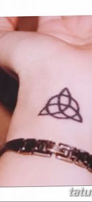 fotó a tetoválásról Trikvetra kelt 2017.11.26 -án №051 - tetoválás Trikvetra -