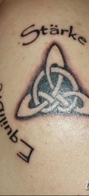 fotó a tetoválásról Trikvetra, kelt 2017.11.26 -án №067 - tetoválás Trikvetra -