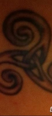 fotó a triskelion tetoválásról, 2018.01.09. №083 - triskelion tetoválás -