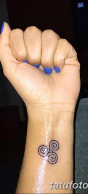fotó a triskelion tetoválásról, 2018.01.09. №013 - triskelion tetoválás -