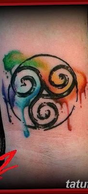 fotó triskelion tetoválásról, 2018.01.09. №020 - triskelion tetoválás -