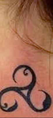 fotó a triskelion tetoválásról, 2018.01.09. №027 - triskelion tetoválás -