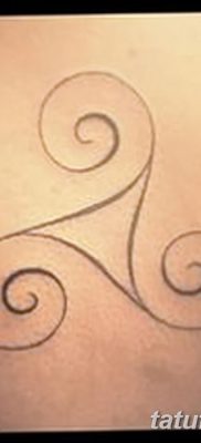 fotó a triskelion tetoválásról, 2018.01.09. №038 - triskelion tetoválás -