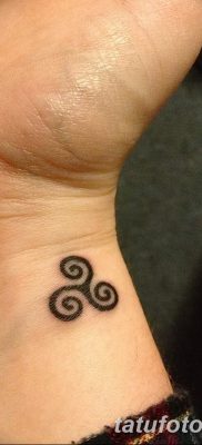 fotó a triskelion tetoválásról, 2018.01.09. №045 - triskelion tetoválás -
