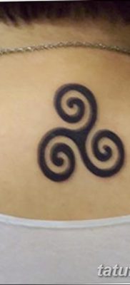 fotó a triskelion tetoválásról, 2018.01.09. №051 - triskelion tetoválás -