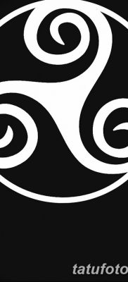 fotó a triskelion tetoválásról, 2018.01.09. №058 - triskelion tetoválás -