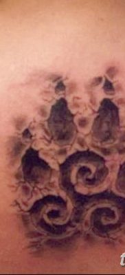 fotó a triskelion tetoválásról, 2018.01.09. №067 - triskelion tetoválás -
