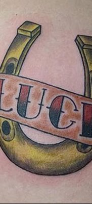 fotó a tetoválásról a szerencsére 2017.12.19 -től №052 - tetoválás a szerencseért -