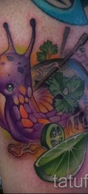 csiga tetoválás fotó - egy példa a tetoválásra a tetoválás jelentését bemutató cikkhez - tatufoto.ru - 56