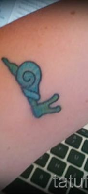 csigatetoválás fotó - egy példa a tetoválásra a tetoválás jelentését bemutató cikkhez - tatufoto.ru - 38