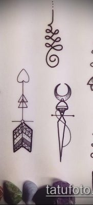 fotó tetoválásról Unalome (jelentése) - példa rajz - 035