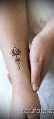 fotó tetoválásról Unalome (jelentése) - példa rajz - 029