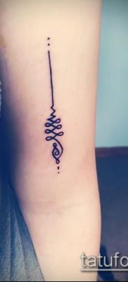 fotó tetoválásról Unalome (jelentése) - példa rajz - 008