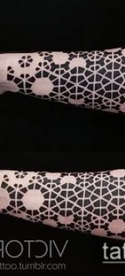 Снимка на татуировка с шарка - 18072017 - пример - 017 Татуировка с шарка