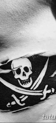 fotó tetoválás Jolly Roger kelt 2017. 09. 22 -én №072 - tetoválás Jolly Roger -