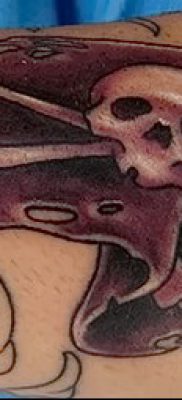 fotó tetoválás Jolly Roger kelt 2017. 09. 22 -én №041 - tetoválás Jolly Roger -