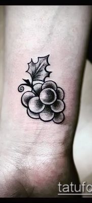 Снимка на татуировка на грозде - 20062017 - пример - 023 Tattoo grapes_