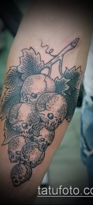Снимка на татуировка на грозде - 20062017 - пример - 043 Tattoo grapes_