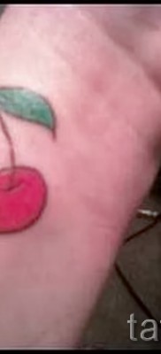 cseresznye tetoválás a csuklón - példák a tetoválásokra a 30012016 -os fotón 7