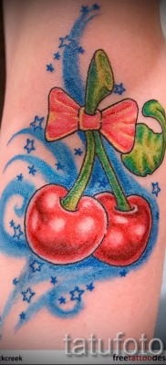 Cseresznye tűzön tetoválás