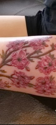 Cseresznye tetoválás a combján - példák a tetoválásokra a fényképeken 30012016 1