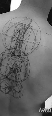fotó tetoválás vitruvi férfi kelt 2017.12.07. №155 - vitruviai férfi tetoválás -