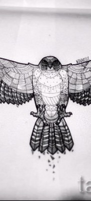 sólyom tetoválás - példa a 07122015 képen 23