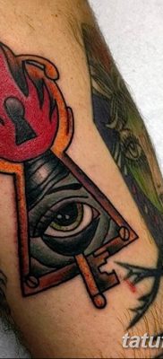 Fotó egy kulcslyuk tetoválásról 2018.08.25. №146 - kulcslyukos tetoválás -