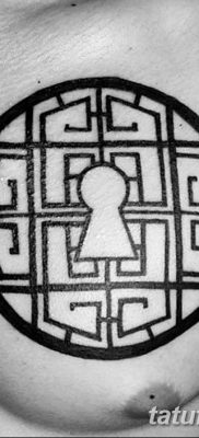 Fotó egy kulcslyuk tetoválásról 2018.08.25. №142 - kulcslyukos tetoválás -