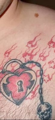 Fotó egy kulcslyuk tetoválásról 2018.08.25. №130 - kulcslyukos tetoválás -