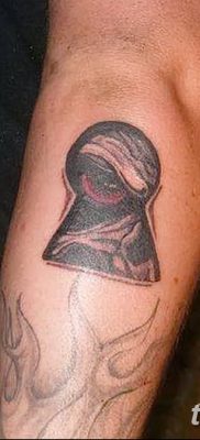 Fotó egy kulcslyuk tetoválásról 2018.08.25. №121 - kulcslyukos tetoválás -