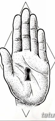 Fotó egy kulcslyuk tetoválásról 2018.08.25. №120 - kulcslyukos tetoválás -