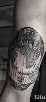 fotó a földgömb tetoválásról, 2018. 04. 16 -án, №071 - tetoválógömb -