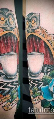 A # 178 tetováló tükör a minta érdekes változata, amely könnyen használható felülvizsgálathoz és alkalmazáshoz old school tükrös tetoválásként