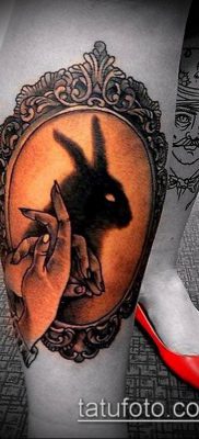 655. számú tetováló tükör - a minta hűvös változata, amely jól használható a rózsás tükör feldolgozásához és felhelyezéséhez tetoválásként