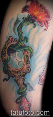 210 -es tetováló tükör - a minta exkluzív változata, amely könnyen használható felülvizsgálatra és alkalmazásra tetováló tükörként a karon