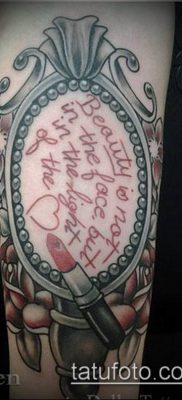 40 -es számú tetováló tükör - a kép hűvös változata, amely sikeresen használható változtatásra és tetováló tükörként történő alkalmazásra