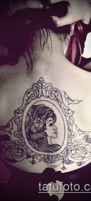 tetováló tükör 481 - a minta hűvös változata, amely jól használható változtatásra és tetováló tükrökként történő alkalmazásra a hátlapon