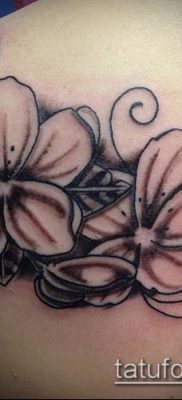 татуировка жасмин # 766 е готина версия на модела, която може да се използва добре за обработка и нанасяне като жасминова татуировка на гърба