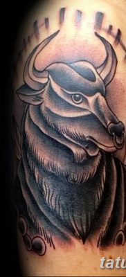 fotó a Bika tetoválásról 2017.10.21 -től №005 - tatu Bika -